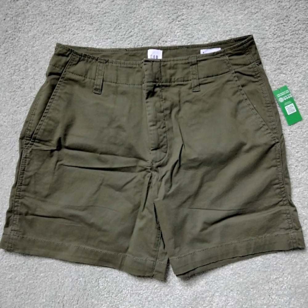 NWT 4 27 GAP Downtown Khaki 5" Shorts Flat Front Olive Green NEW